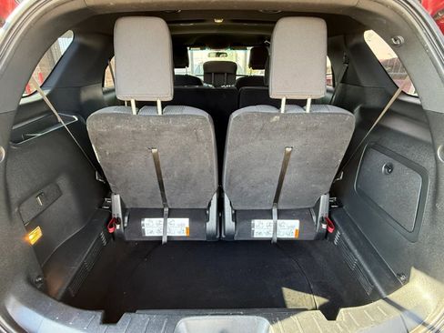 Used 2018 Ford Explorer XLT AWD/4WD image 32