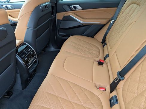 New 2026 BMW X5 M60i w/ Climate Comfort Package image 30