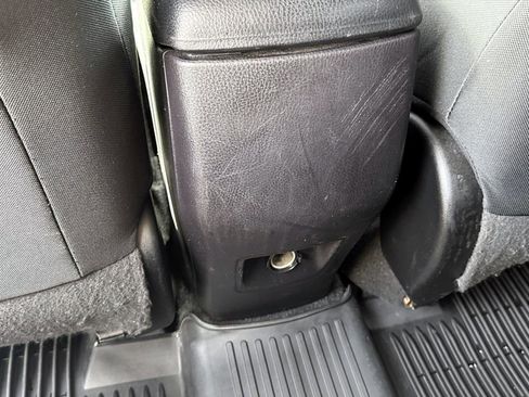 Used 2018 Toyota RAV4 LE image 12