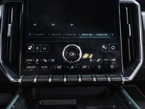 Used 2025 GMC Acadia AT4 w/ Luxury Package AWD/4WD image 15