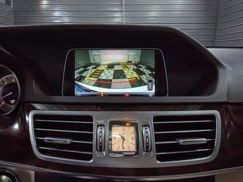 Used 2016 Mercedes-Benz E 350 4MATIC Wagon image 36