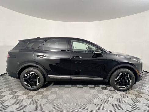 New 2026 Kia Sportage S image 2