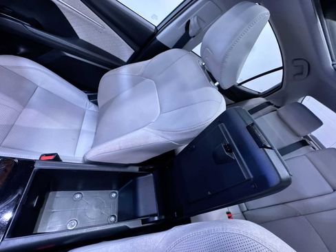 Used 2025 Toyota Camry XLE image 26