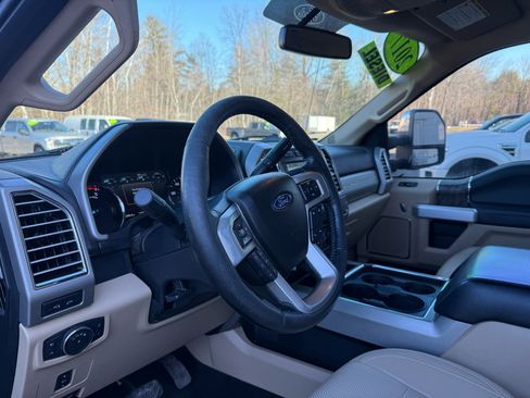 Used 2017 Ford F250 Lariat w/ Chrome Package image 25
