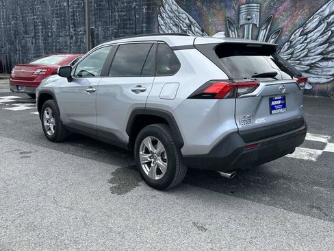 Used 2025 Toyota RAV4 XLE FWD image 5