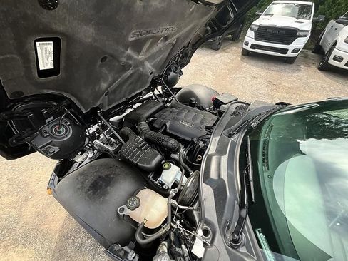 Used 2008 Pontiac Solstice Convertible RWD image 3