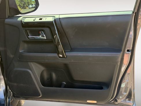 Used 2023 Toyota 4Runner TRD Off-Road Premium w/ Moonroof Package AWD/4WD image 26