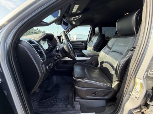 Used 2019 RAM 2500 Laramie w/ Night Edition AWD/4WD image 9