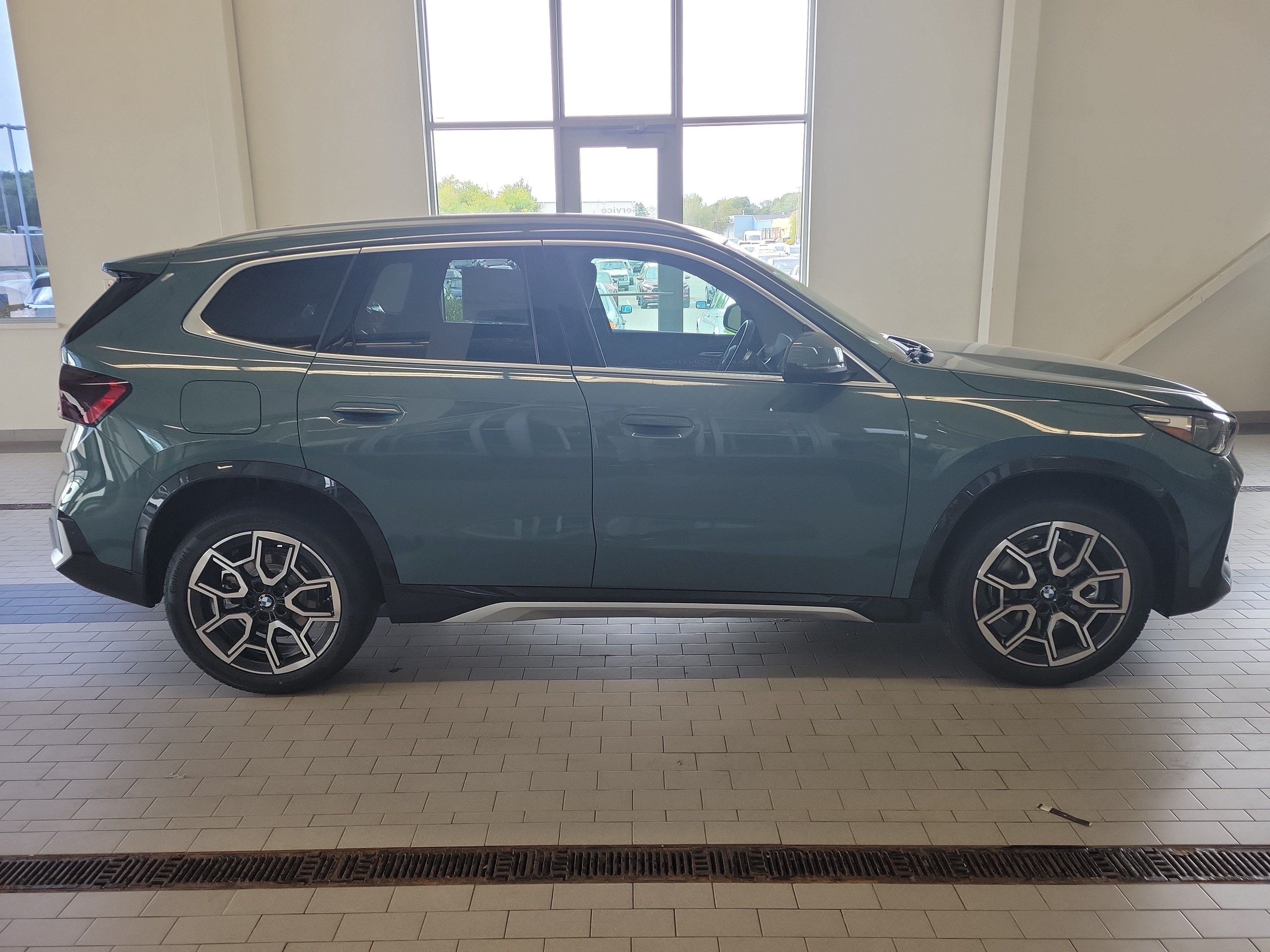 Used 2026 BMW X1 xDrive28i w/ Technology Package AWD/4WD image 4