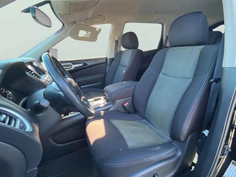Used 2017 Nissan Pathfinder SV FWD image 14