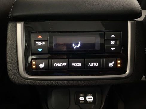 Used 2023 Subaru Ascent Limited AWD/4WD image 13