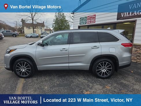 Used 2018 Toyota Highlander SE image 8