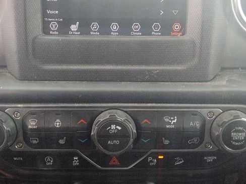 Used 2019 Jeep Wrangler Unlimited Sahara w/ Safetytec Group AWD/4WD image 11