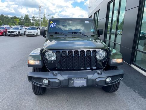 Used 2022 Jeep Gladiator Sport image 3