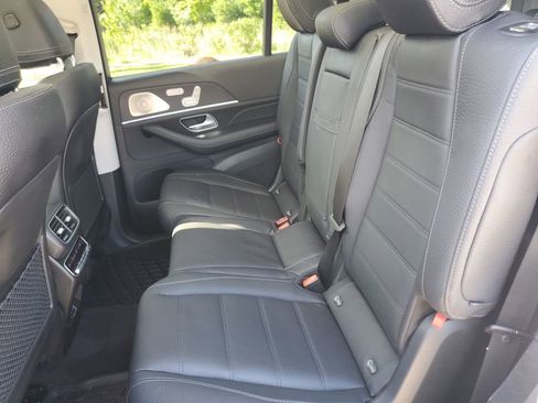 Used 2024 Mercedes-Benz GLS 580 4MATIC image 34