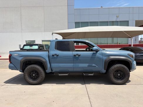Used 2026 Toyota Tacoma TRD Off-Road AWD/4WD image 3