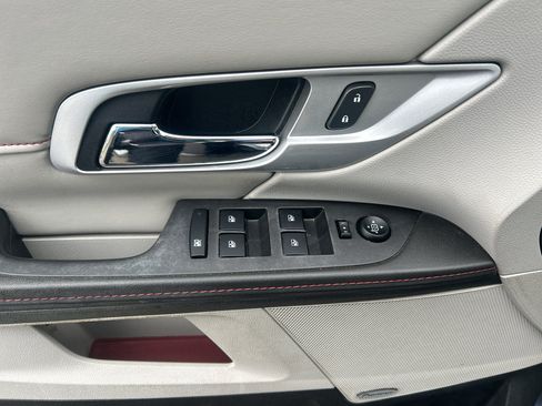 Used 2013 GMC Terrain SLT FWD image 13