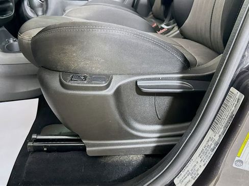 Used 2017 FIAT 500L Pop w/ Popular Equipment Package image 20