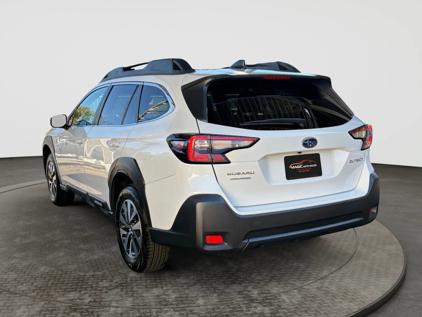 Used 2023 Subaru Outback Premium AWD/4WD image 8
