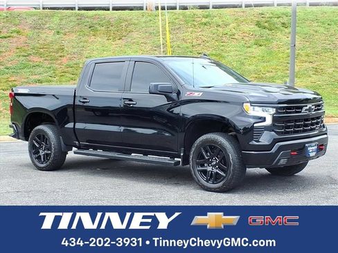 Used 2025 Chevrolet Silverado 1500 LT Trail Boss w/ Convenience Package II AWD/4WD image 1