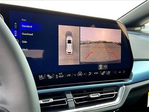 New 2026 Chevrolet Equinox EV LT image 15