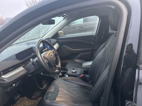 Used 2022 Ford Mustang Mach-E Select image 8