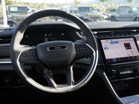 New 2025 Jeep Grand Cherokee L Limited w/ Black Appearance Package image 31