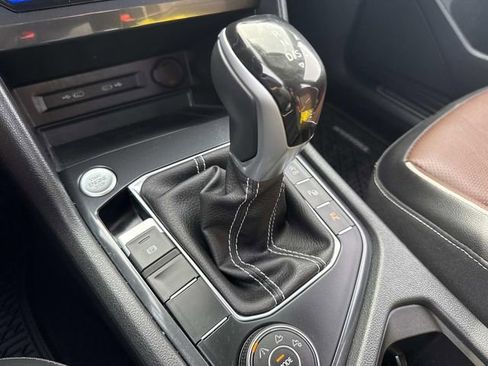 Used 2022 Volkswagen Tiguan SEL R-Line image 29
