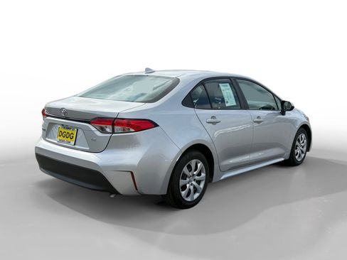 Used 2023 Toyota Corolla LE FWD image 5