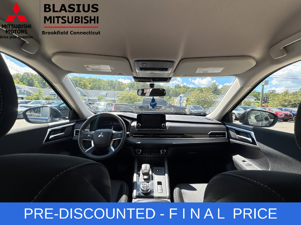 Used 2025 Mitsubishi Outlander ES AWD/4WD image 32