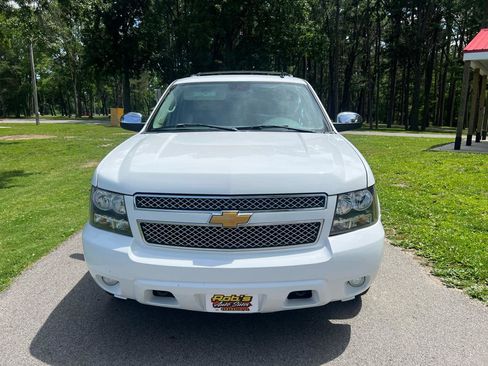 Used 2007 Chevrolet Tahoe LTZ w/ LTZ Preferred Equipment Group AWD/4WD image 3