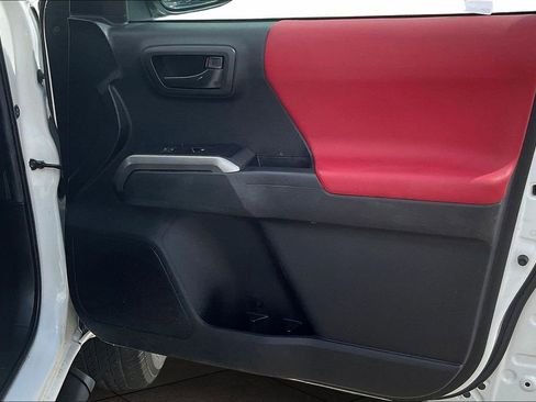 Used 2022 Toyota Tacoma SR5 w/ Technology Package RWD image 24