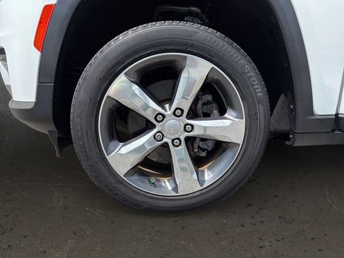 Used 2021 Jeep Grand Cherokee L Limited RWD image 10