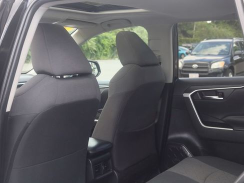 Used 2020 Toyota RAV4 XLE w/ Convenience Package AWD/4WD image 28
