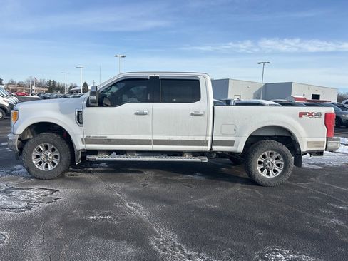 Used 2017 Ford F250 XLT w/ XLT Premium Package image 6