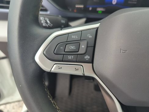 Certified 2022 Volkswagen Taos SE FWD image 22
