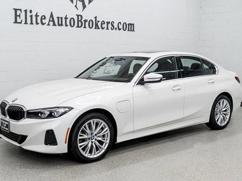 Used 2024 BMW 330e xDrive w/ Convenience Package image 42