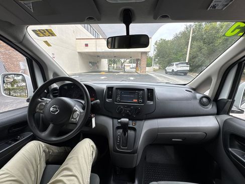 Used 2015 Nissan NV200 SV w/ Technology Package image 18