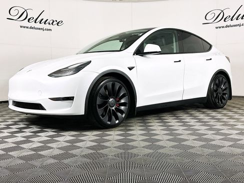 Used 2023 Tesla Model Y Performance image 3