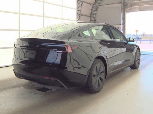 Used 2024 Tesla Model 3 Standard Range RWD image 4