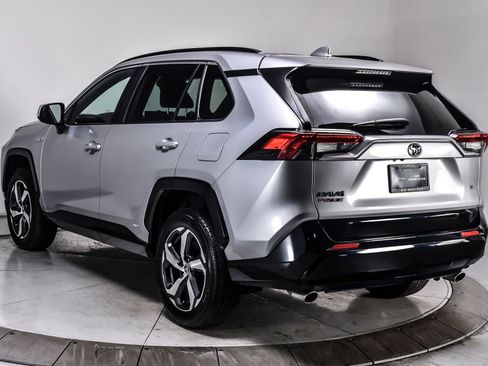 Used 2022 Toyota RAV4 SE w/ Weather & Moonroof Package AWD/4WD image 6