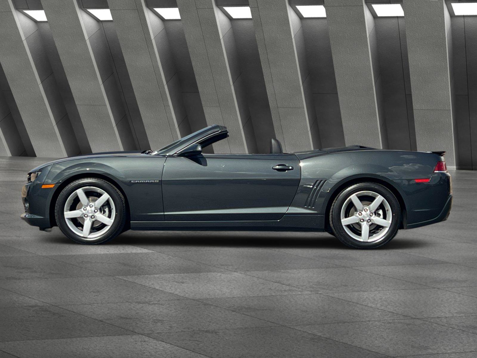 Used 2015 Chevrolet Camaro LT RWD image 7