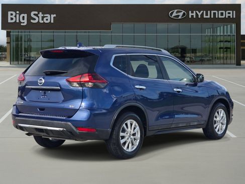 Used 2018 Nissan Rogue SV FWD image 4