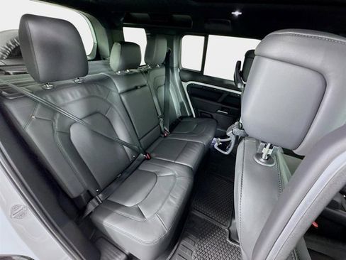 Used 2026 Land Rover Defender 110 X-Dynamic SE image 29