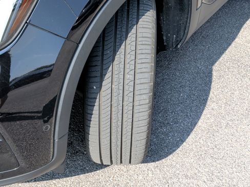 Used 2024 Volvo XC40 Recharge Ultimate w/ Protection Package Premier image 7