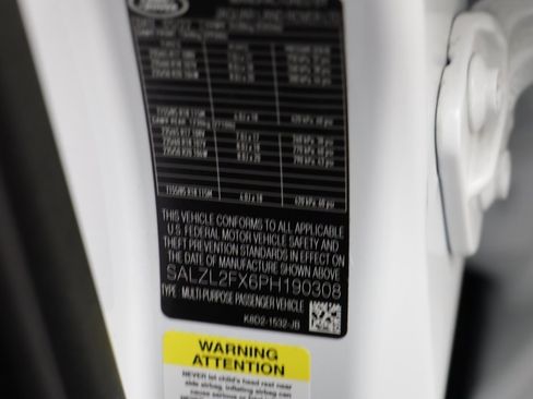 Used 2023 Land Rover Range Rover Evoque R-Dynamic SE image 23