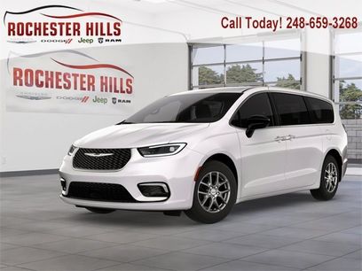 New 2026 Chrysler Pacifica Select