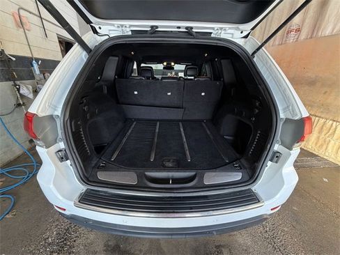Used 2015 Jeep Grand Cherokee Limited image 24