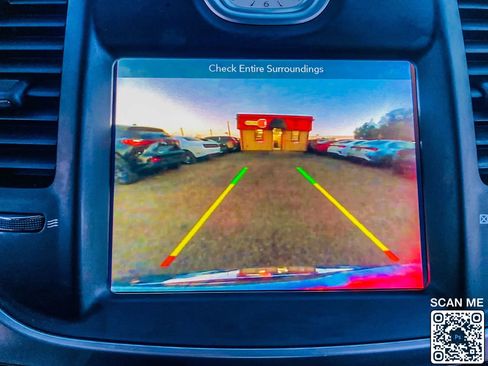 Used 2018 Chrysler 300 Touring L image 32