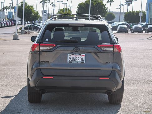 Used 2023 Toyota RAV4 XLE Premium FWD image 8